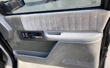 GMC-Sierra-1500-1992-Standard-Cab-Pickup-16