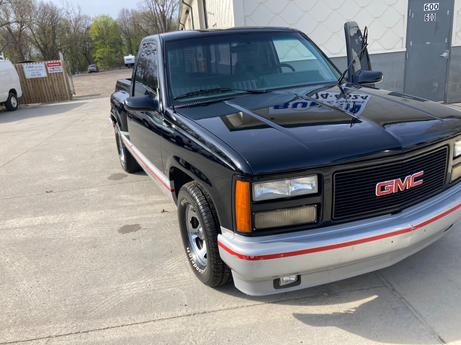 GMC-Sierra-1500-1992-Standard-Cab-Pickup-2