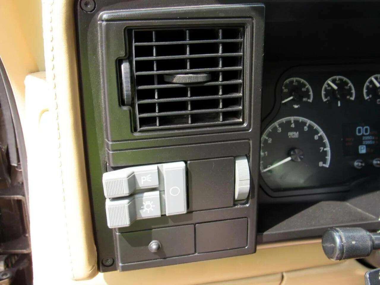 GMC-Sierra-1500-1993-Truck-16
