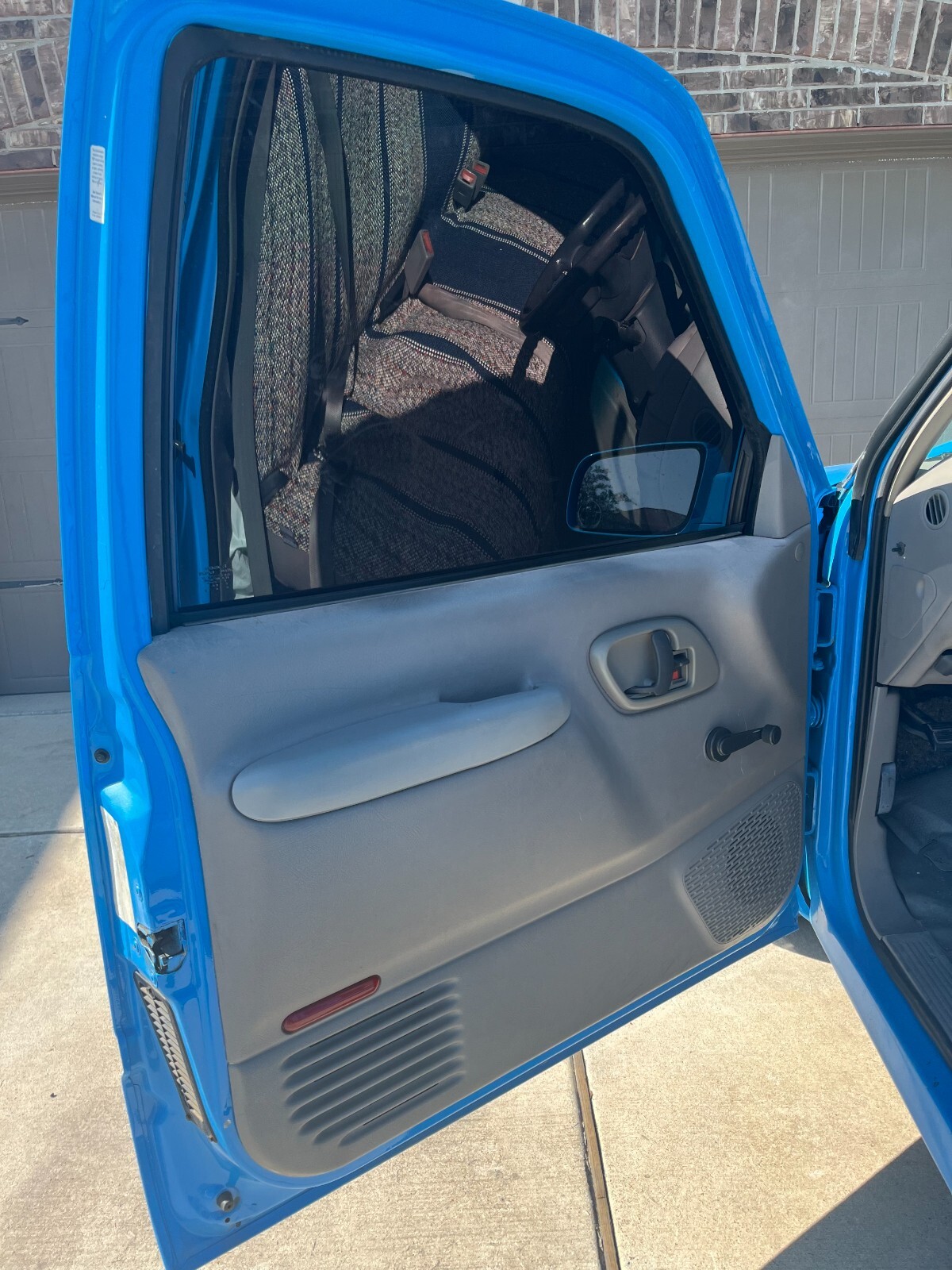 GMC-Sierra-1500-1995-Standard-Cab-Pickup-1