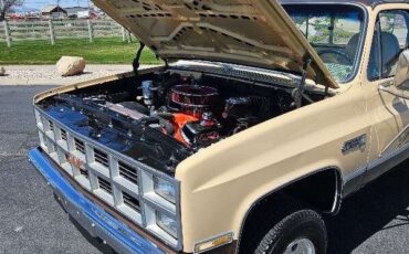 GMC-Sierra-2500-1982-1