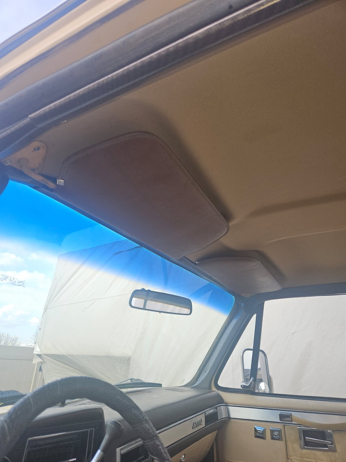 GMC-Sierra-2500-1982-11