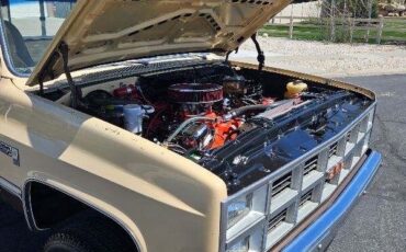GMC-Sierra-2500-1982-2
