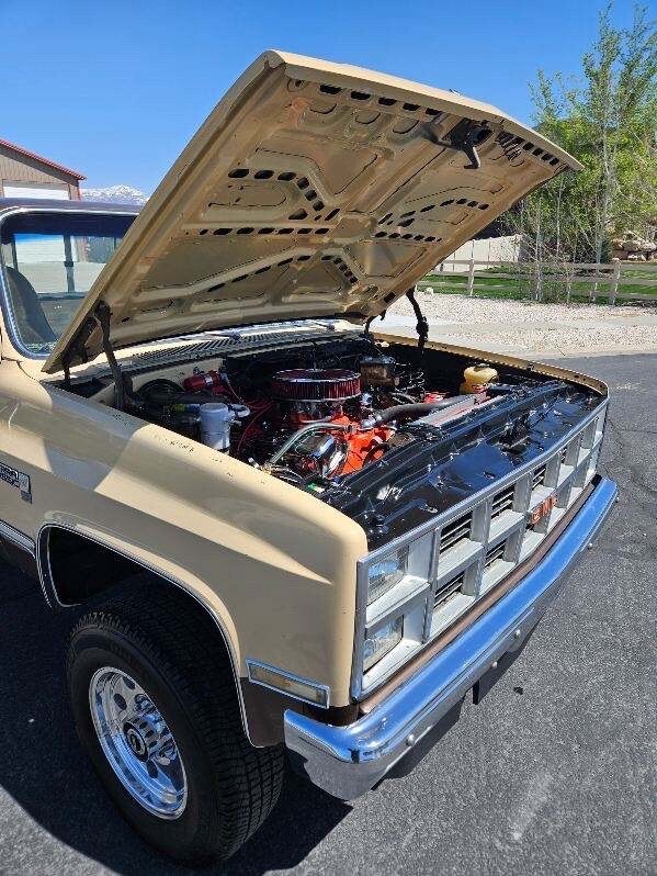 GMC-Sierra-2500-1982-2