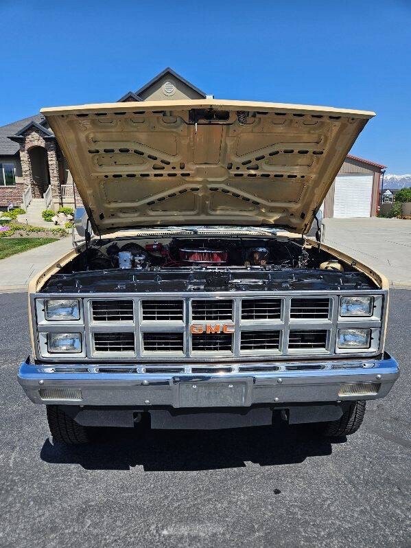 GMC-Sierra-2500-1982-3