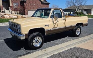 GMC-Sierra-2500-1982