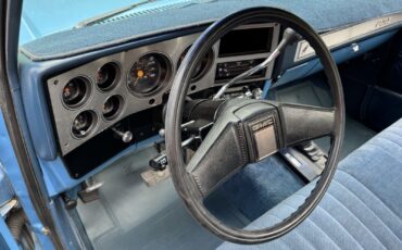 GMC-Sierra-2500-1985-25