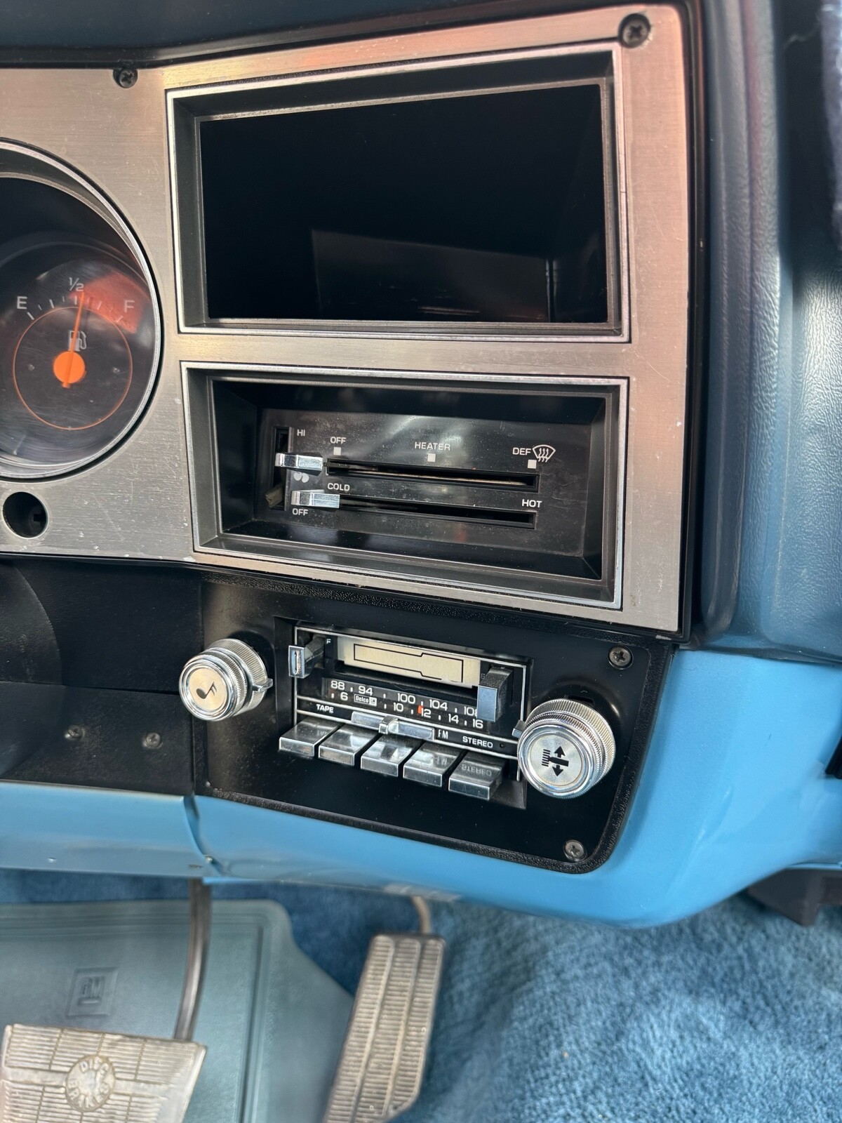 GMC-Sierra-2500-1985-30