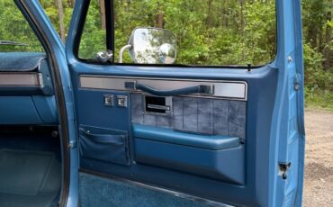 GMC-Sierra-2500-1985-31