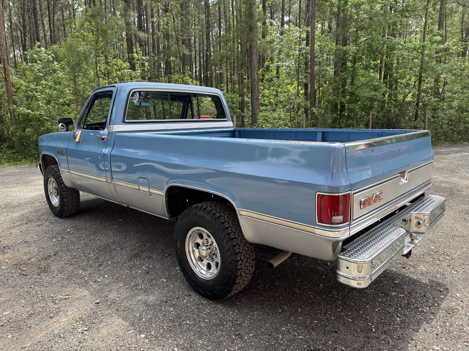 GMC-Sierra-2500-1985-4