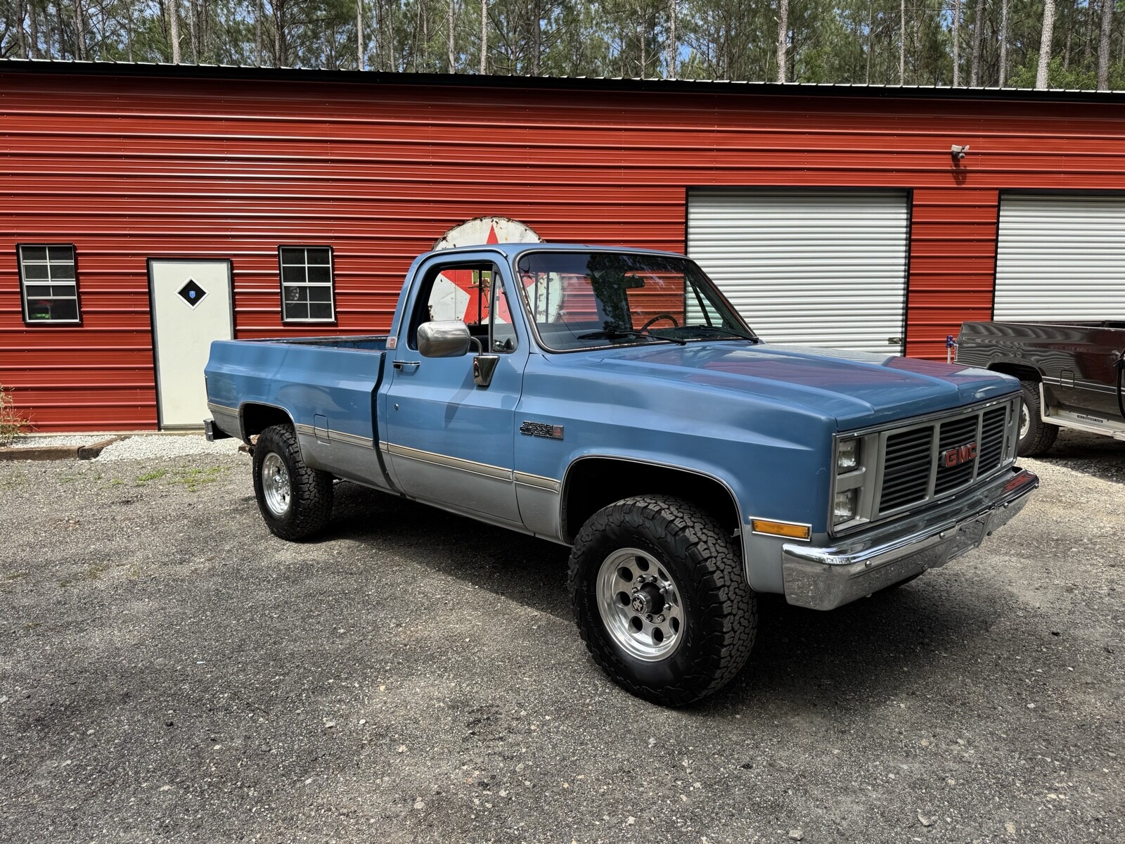 GMC-Sierra-2500-1985