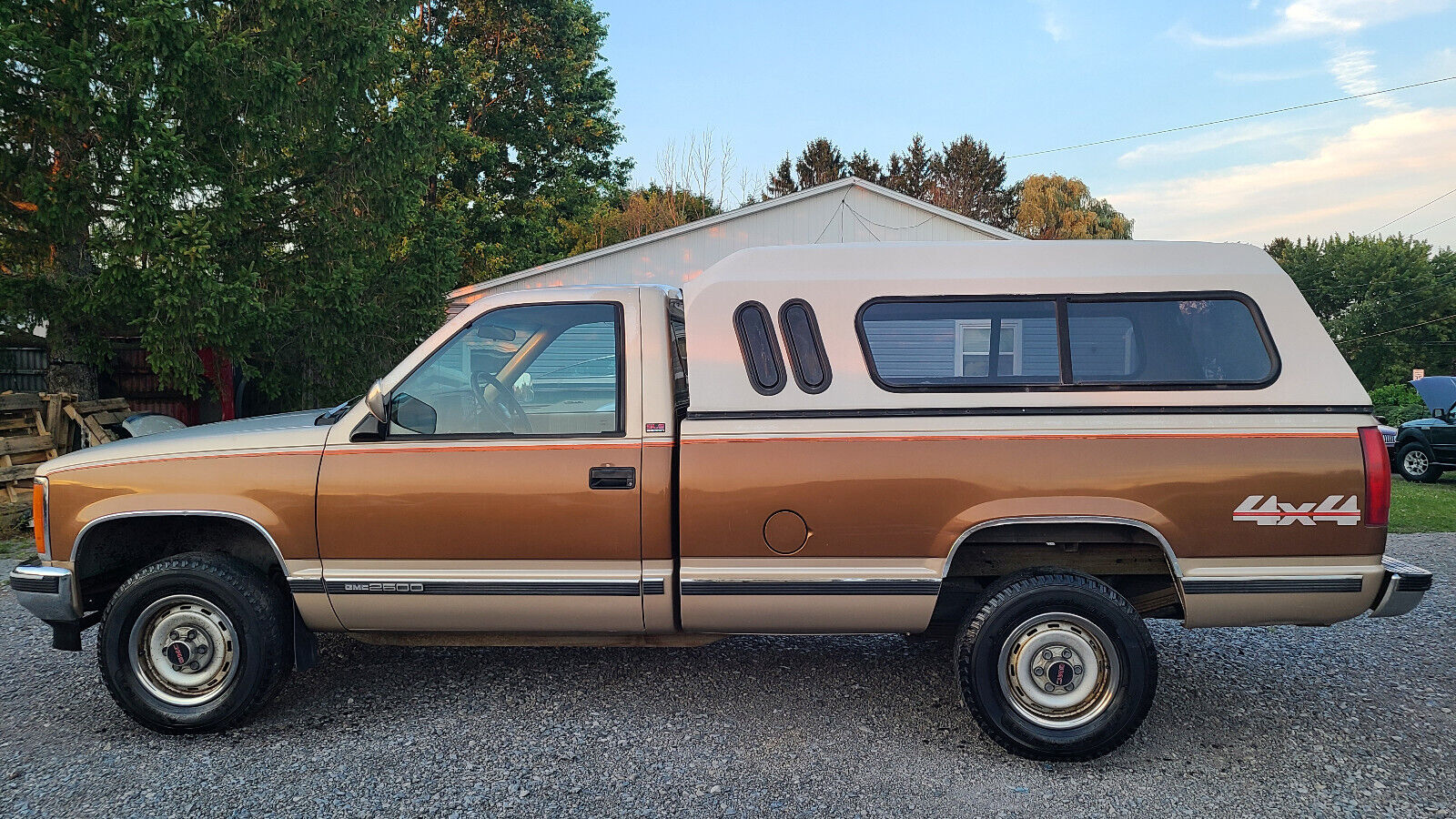 GMC-Sierra-2500-1990