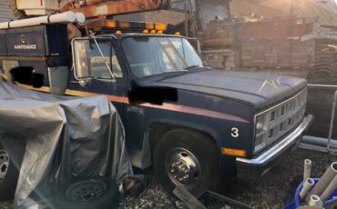 GMC-Sierra-3500-1981-Cab-Chassis-1