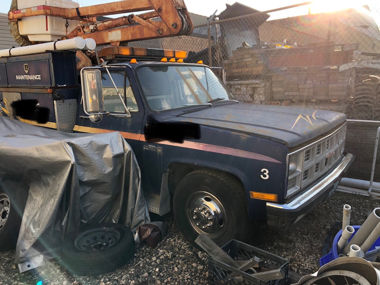 GMC-Sierra-3500-1981-Cab-Chassis-1