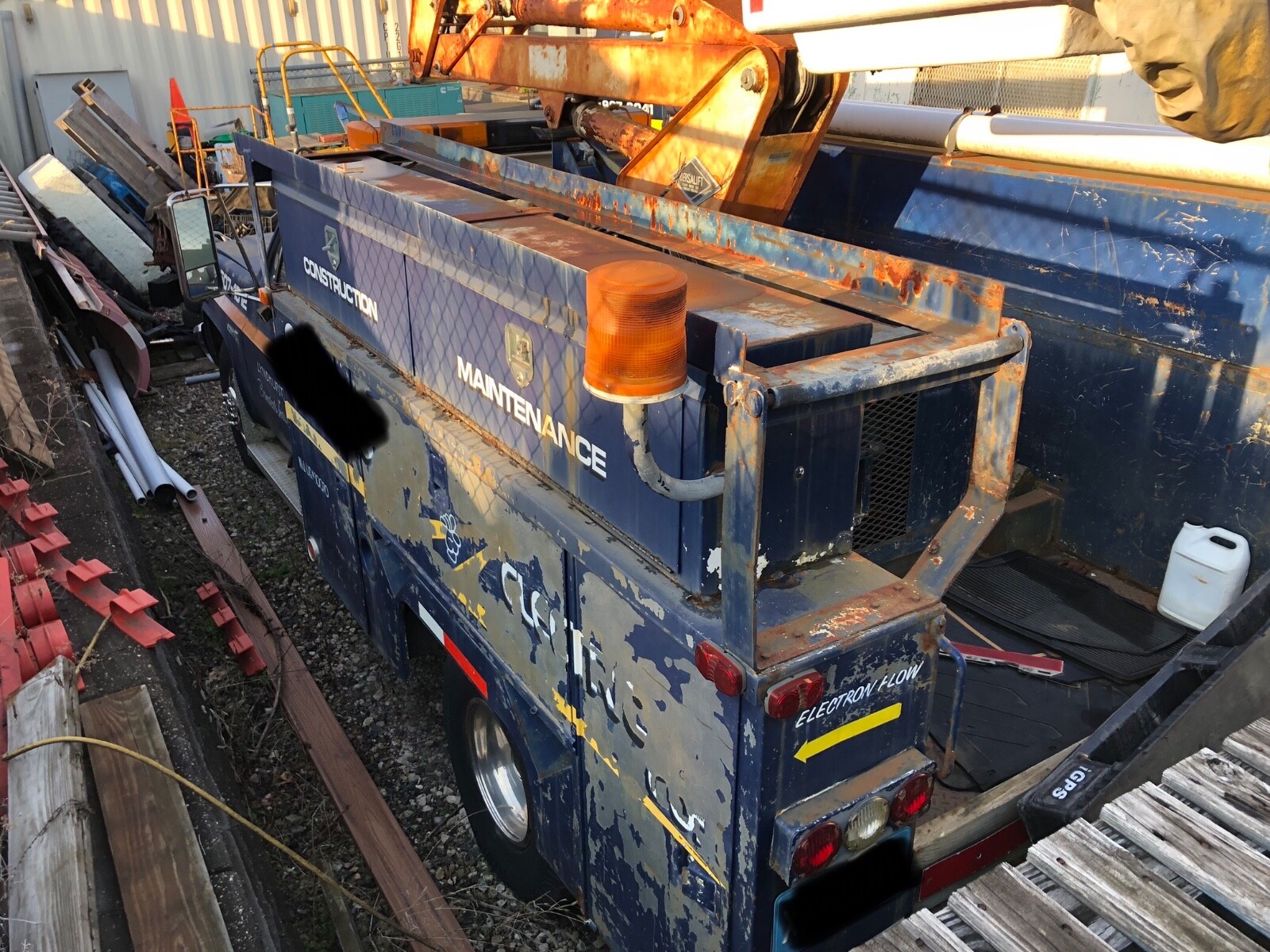 GMC-Sierra-3500-1981-Cab-Chassis-2
