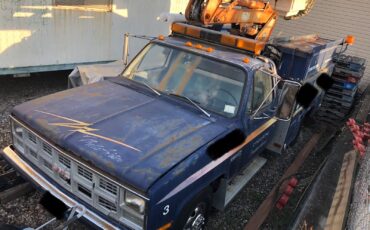 GMC-Sierra-3500-1981-Cab-Chassis