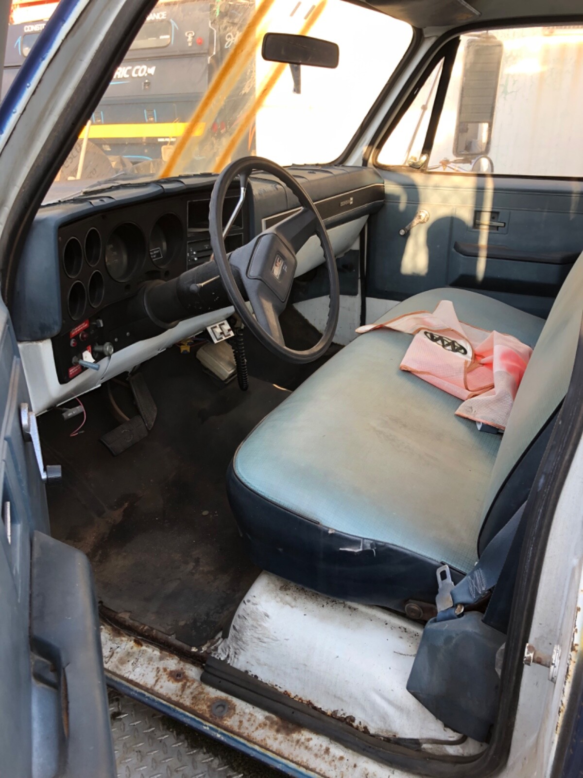 GMC-Sierra-3500-1981-Cab-Chassis-4