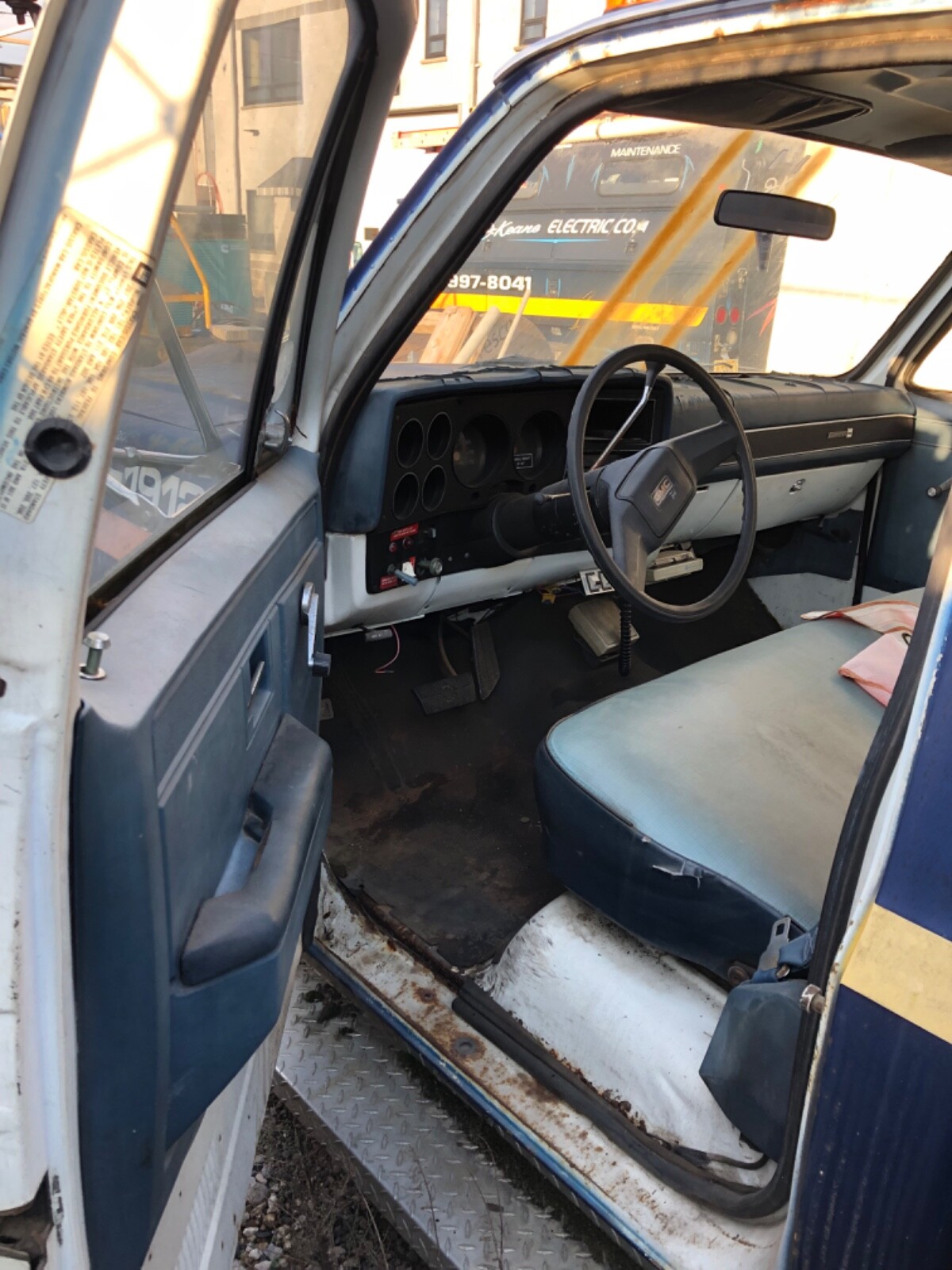 GMC-Sierra-3500-1981-Cab-Chassis-5