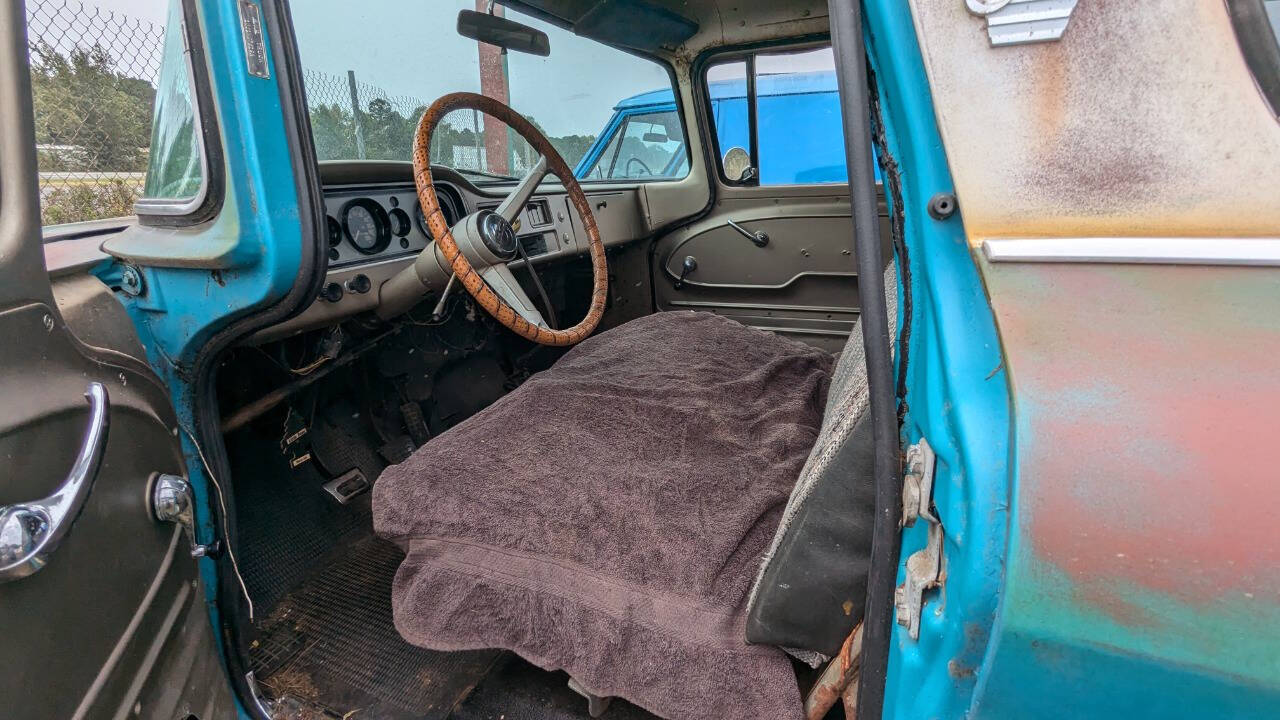 GMC-Suburban-1963-Full-Size-10