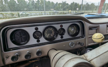 GMC-Suburban-1963-Full-Size-13