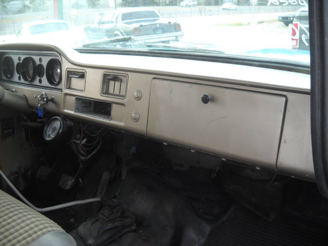 GMC-Suburban-1963-Full-Size-16