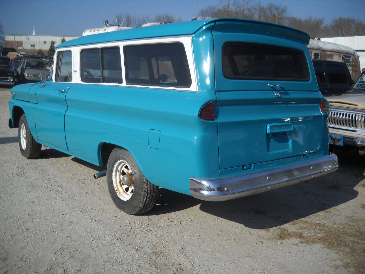 GMC-Suburban-1963-Full-Size-4