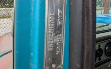 GMC-Suburban-1963-Full-Size-9
