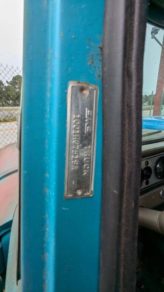 GMC-Suburban-1963-Full-Size-9