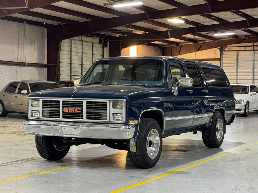 GMC-Suburban-1987-SUV-14