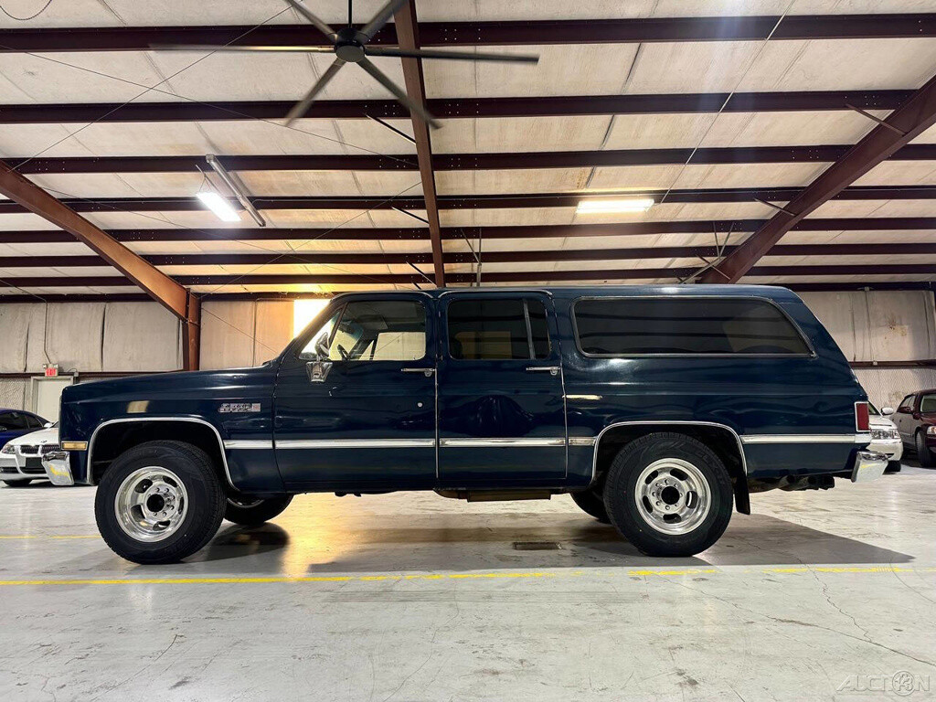 GMC-Suburban-1987-SUV-16