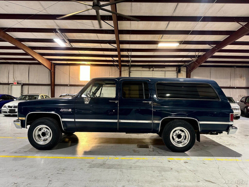 GMC-Suburban-1987-SUV-17