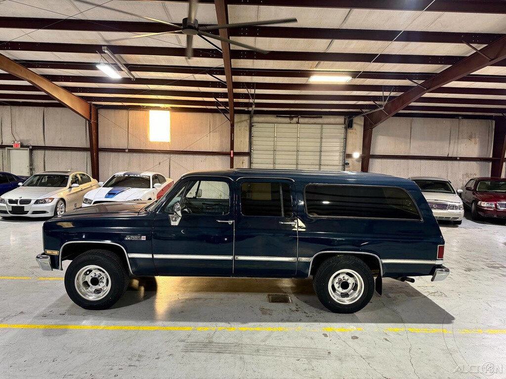GMC-Suburban-1987-SUV-18