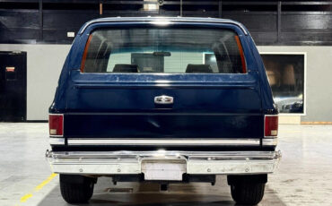GMC-Suburban-1987-SUV-23