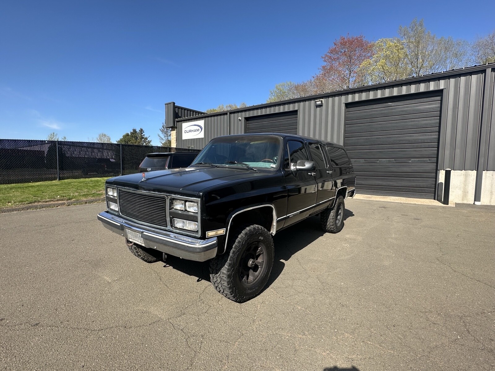GMC-Suburban-1990-1