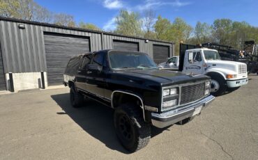GMC-Suburban-1990-3