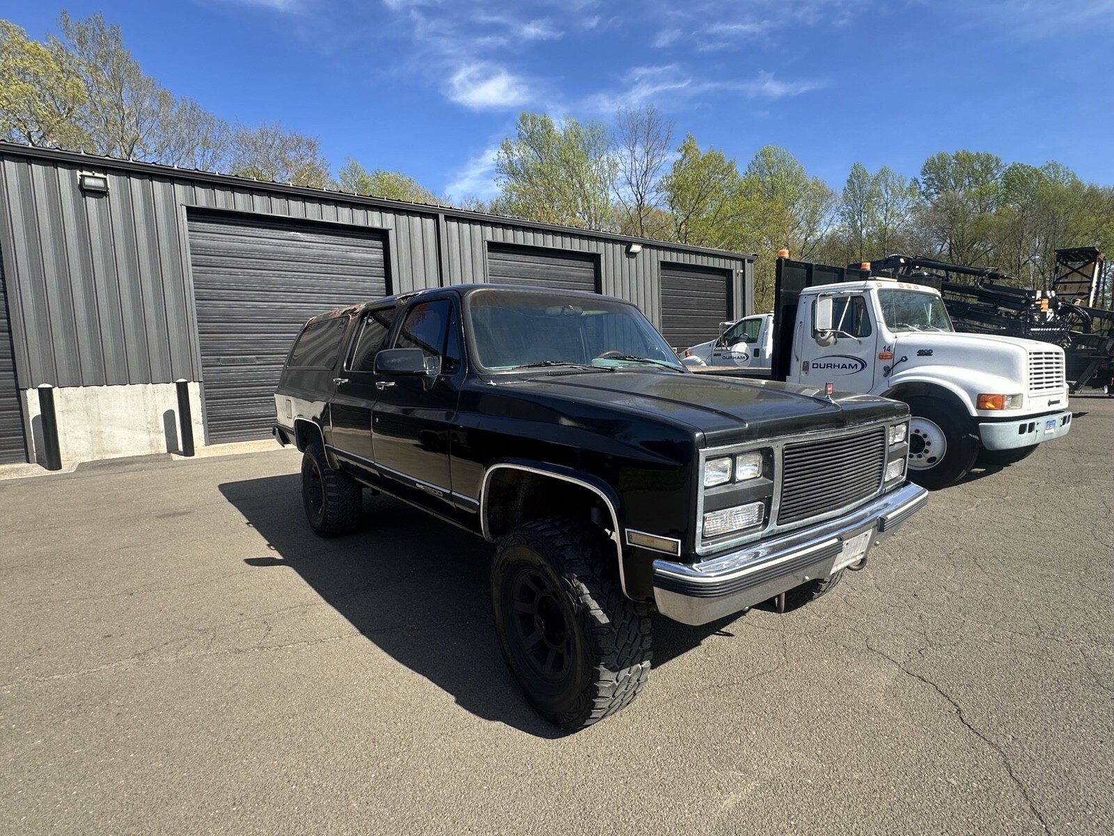 GMC-Suburban-1990-3