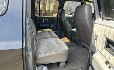 GMC-Suburban-1990-8