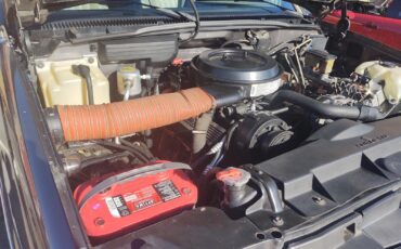 GMC-Suburban-1993-SUV-17