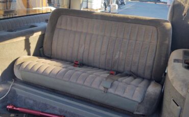 GMC-Suburban-1993-SUV-19
