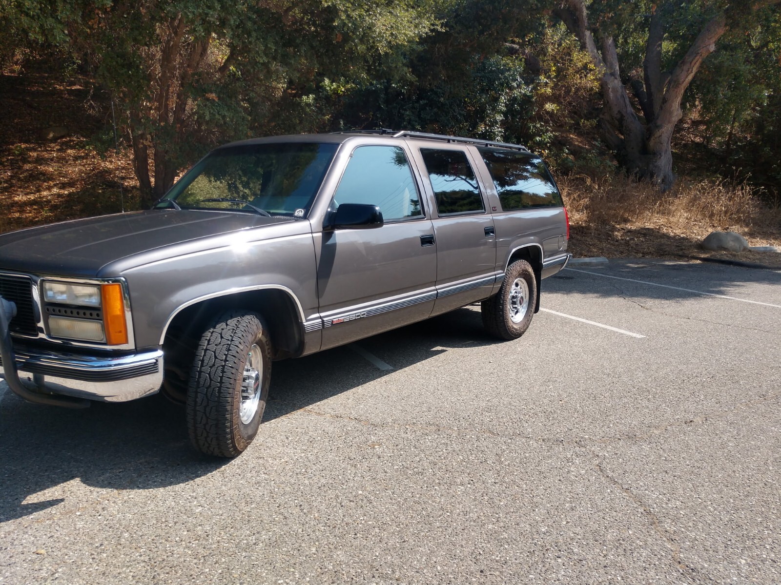 GMC-Suburban-1993-SUV-8