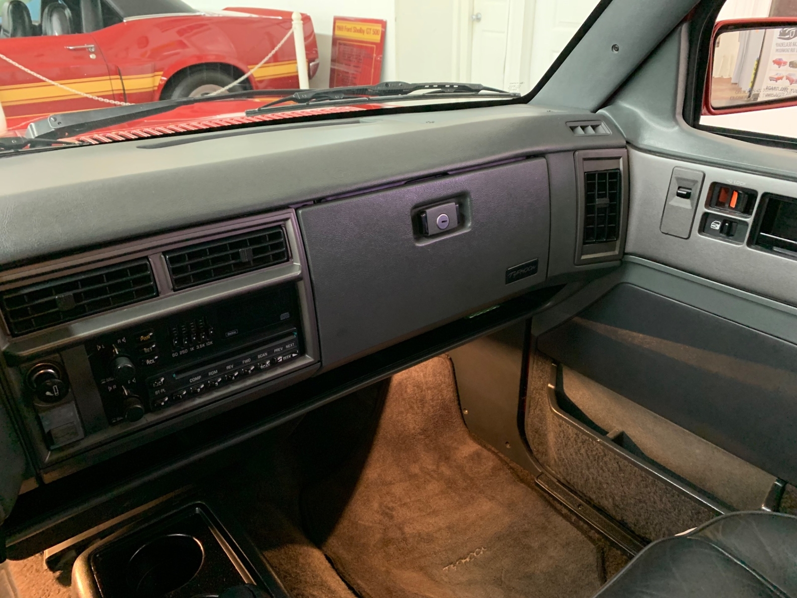 GMC-Typhoon-1992-SUV-32