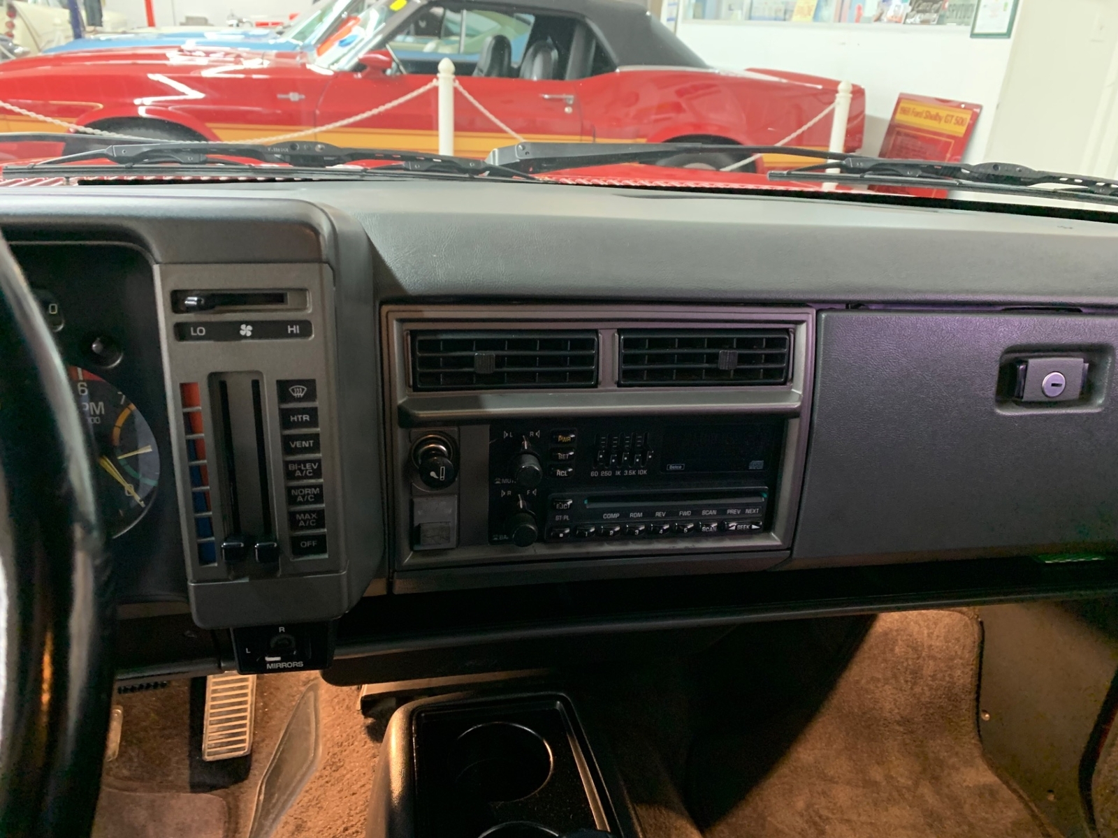 GMC-Typhoon-1992-SUV-33