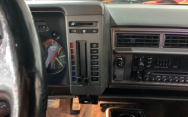 GMC-Typhoon-1992-SUV-37