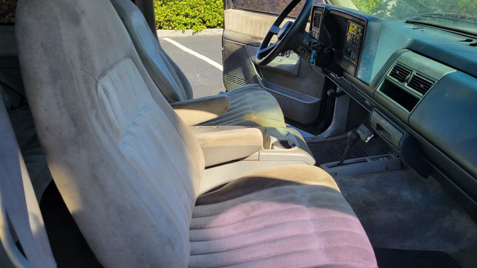 GMC-Yukon-1994-SUV-8