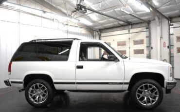 GMC-Yukon-1995-SUV-17