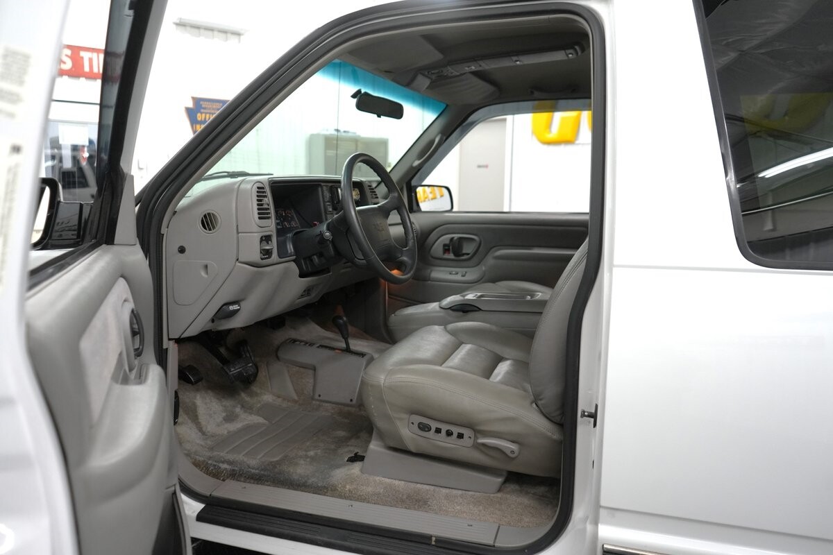 GMC-Yukon-1995-SUV-35
