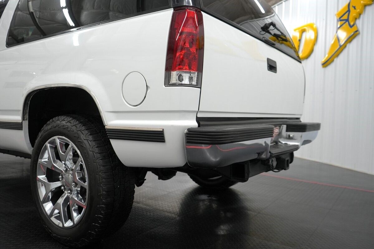 GMC-Yukon-1995-SUV-8