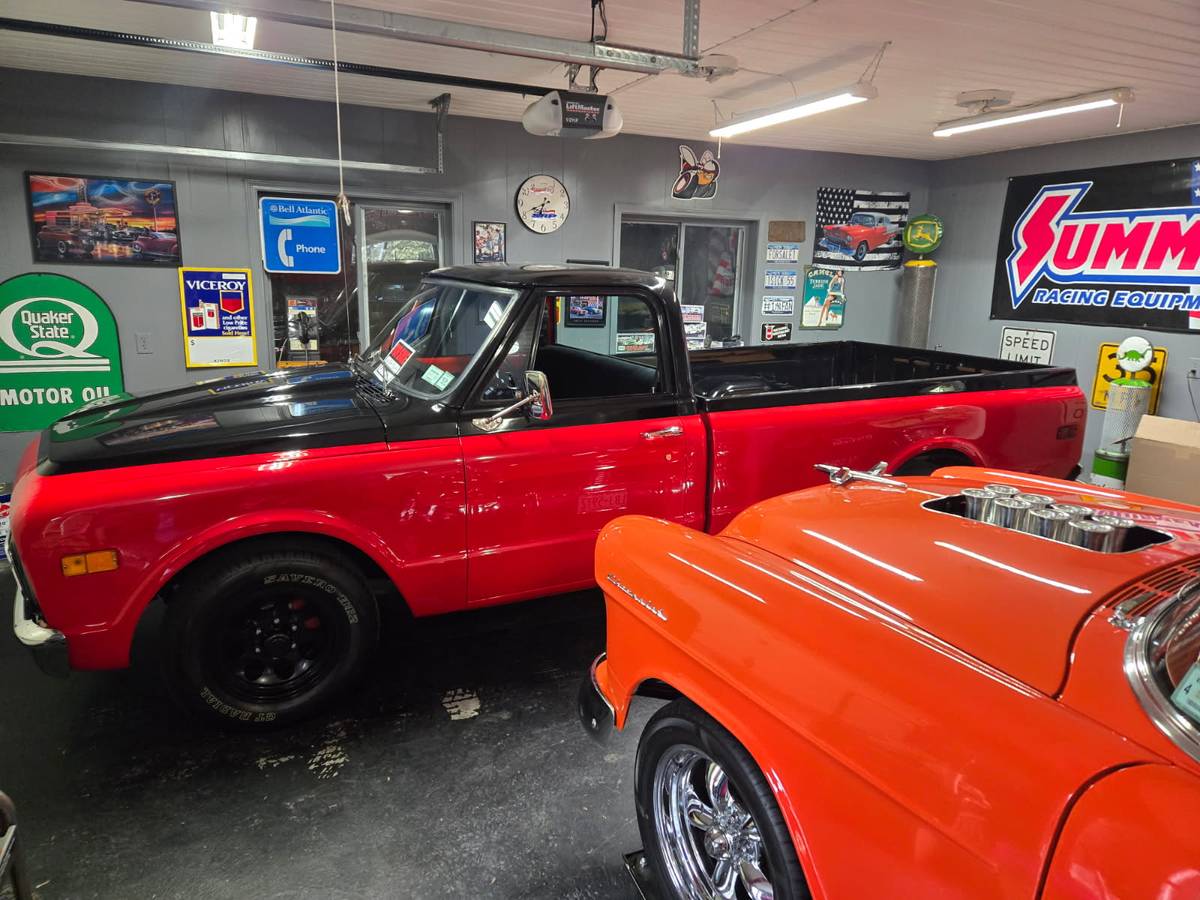 Gmc-1968-red-2