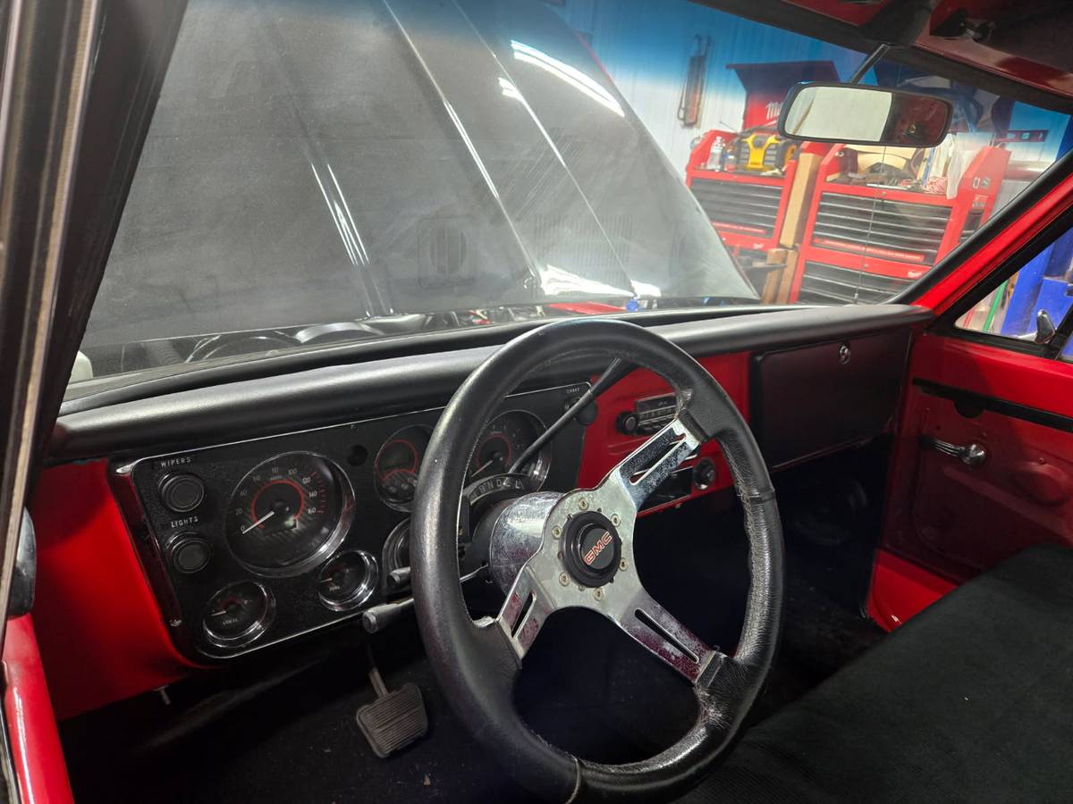 Gmc-1968-red-3