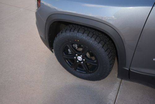 Gmc-Acadia-at4-2021-grey-14
